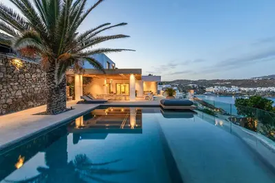 Image de Sanctuary overlooking Psarou Bay