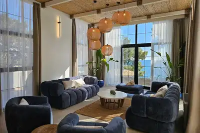 Image de Luxury Seaside Villa with Pool & Beach Access