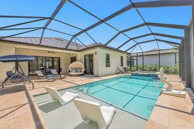 Image de Luxurious New Home with Enclosed Private Pool & Spa – Perfect for Groups!