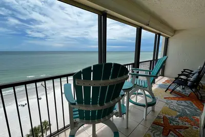 Image de High End, Sky High Beach View! Spacious 1 Br at Ocean Sands