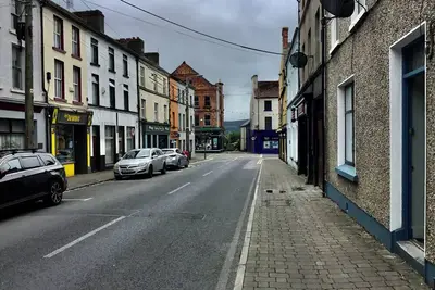 Image de Large Character Townhouse Tipperary Town Centre shops nearby sleep Only 9 People
