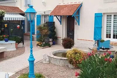 Image de Maison de Vacances 'La Maison Bleue' avec Terrasse Privée, Jardin Privé et Wi-Fi
