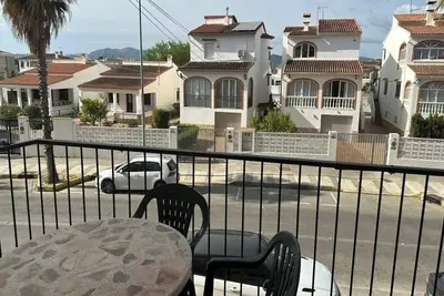 Image de Beachfront apartment (pet friendly)