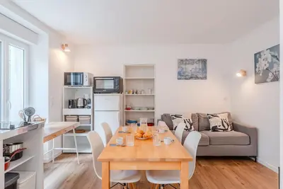 Image de L'Acacia - Maison pour un séjour serein à Nantes