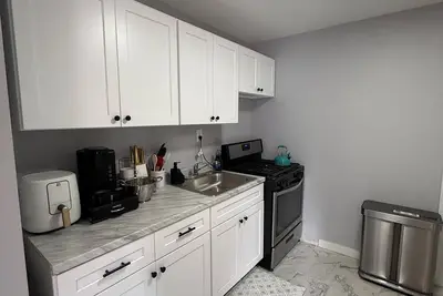 Image de Cozy 1-Bedroom Hideaway – Comfort & Convenience