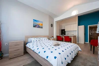 Image de Central City Apartments – Walk to Everything!