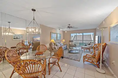 Image de Mins to Beach, Tennis, Heated Pool, Bayside Private Dock