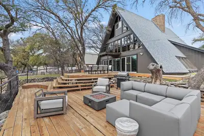 Image de Lakefront property - 2. 4 miles from the Hideout