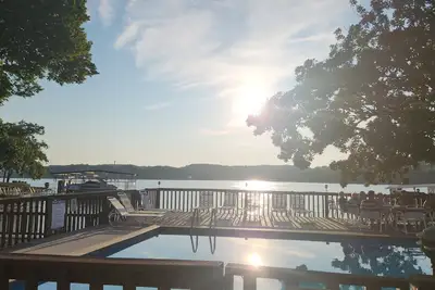 Image de Scenic Lake Escape with Cozy Balcony – Perfect for Morning Coffee! \n