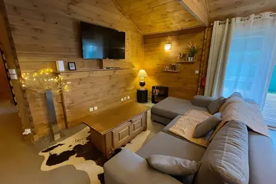 Image de Maison de Vacances 'La Cabane À Ingalls' avec Piscine Privée, Terrasse Privée et Wi-Fi