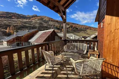 Image de 1er étage, vue montagne, balcon, parking, télévision, casier à ski, 100m², Vars