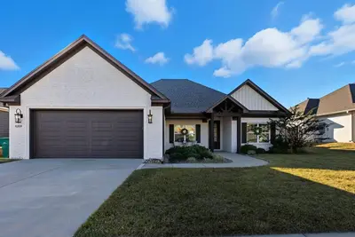 Image de Spacious 4-bedroom house with an office and fitness area in Alexander