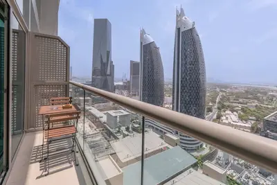 Image de Difc for 2 people in a Split Level Apartment!