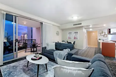 Image de Chevron - 2 Bedroom 1 Bathroom - Hinterland View (Starting from Level 5)