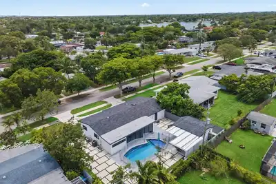 Image de Spacious Family Retreat with Pool & Billiards