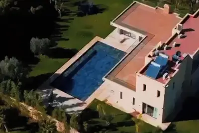 Image de Belle Villa de Luxe avec Piscine, Calme et Sérénité