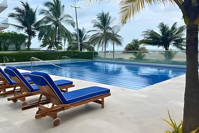 Image de Beachfront Paradise with Pools and Spa
