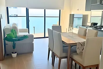 Image de Spectacular apartment, unparallel views!