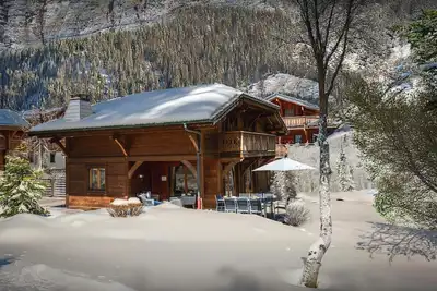 Image de Chalet Evelyn - Séjour pour 10 avec sauna et jardin - Ovo Network