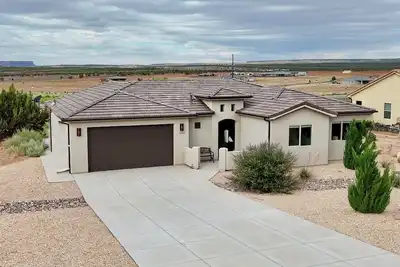 Image de Desert Basecamp near Zion & Gooseberry Mesa | Family-Friendly New Build