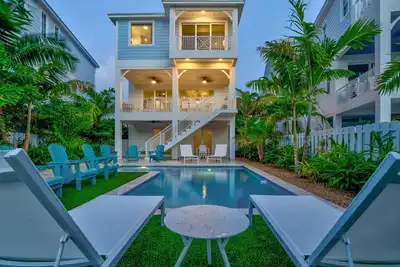 Image de Emerald Tides - Luxury Oceanfront Home with Private Pool, 30' Dock