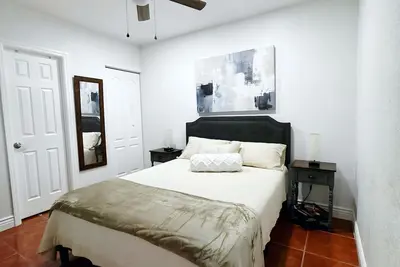 Image de Modern 1br in Heart of Lakeland!