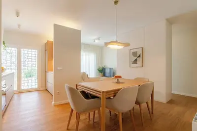 Image de Stylish & Spacious Apartment by HostWise