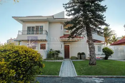 Image de High Standard, Heated Pool, 6 Suites, Jurere Internacional, 100 meters from the sea.