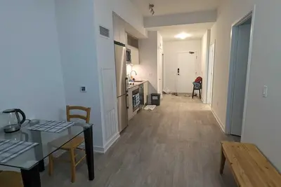 Image de 1-bedroom apartment near St Lawrence market, pool and fitness room in condo