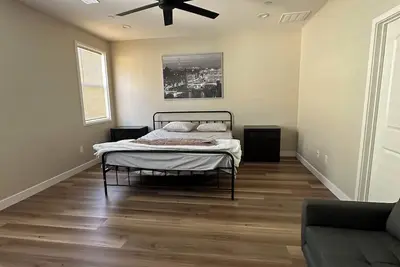Image de Cozy 1-bedroom Townhome close to Claremont