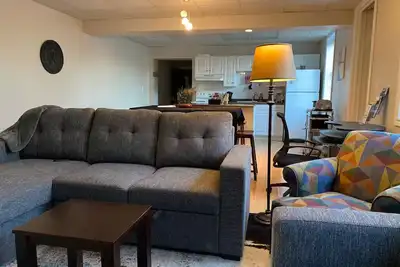 Image de A-Large loft-like downtown apartment A