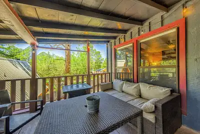 Image de Walk to Downtown Ruidoso: Cozy Wooded Retreat