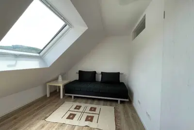 Image de Very bright top-floor apartment with 2 bedrooms