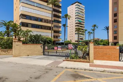 Image de Apartement ensoleillé près de la plage de Playamar