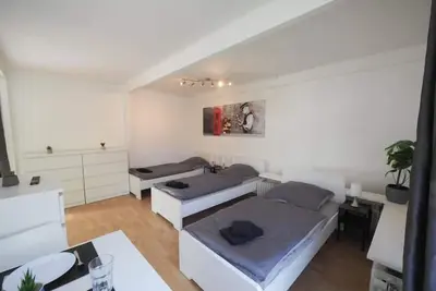 Image de Monteurwohnung mit Terrasse für 7 Personen – Wlan, Tv, Küche – Ahrensburg Nähe Hamburg - OD06c