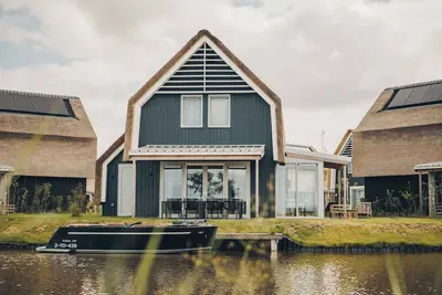 Image de A large detached Watervilla with view of the inner harbour