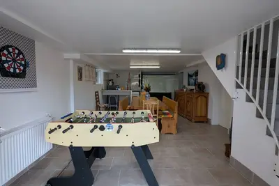 Image de Maison de campagne rénovée avec jacuzzi et espaces de détente