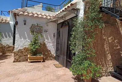 Image de Maisons de standing avec cheminée et confort moderne à Jaén