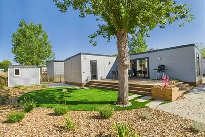 Image de Chalet avec piscine pour 4 adultes/2 enfants