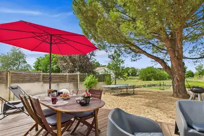 Image de Maison familiale et colorée avec jardin pour 6