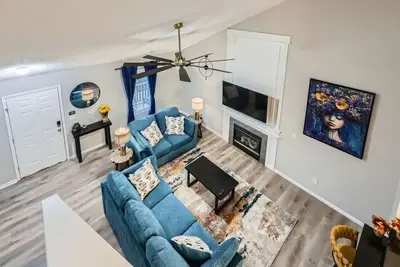 Image de Bright 3br Home w Garage near Cmh & Ohio Dominican