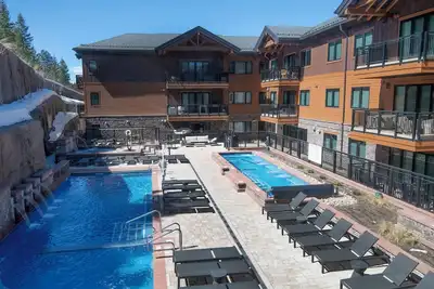 Image de New Mtn Modern with Luxurious Amenities | F305