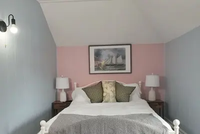 Image de Chic & Sunny 1br Hideaway - Apt 1