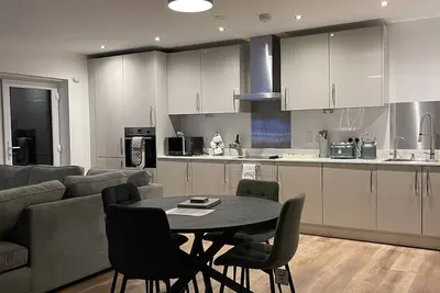 Image de The Crimsons-Appartement-Salle de bain privée séparée
