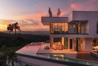 Image de Royal Oak - Exquisite Estate with Infinity Pool & Breathtaking Views
