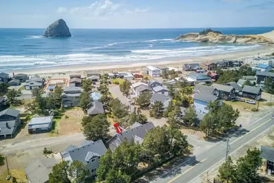 Image de Sunny Home close to beach with Fire Pit, Ping Pong, Foosball