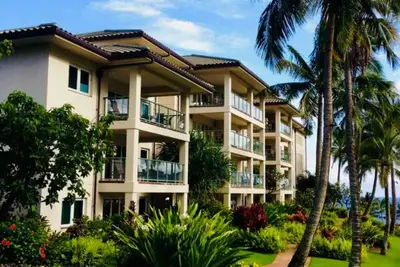 Image de Large 3-bedroom Villa in beautifulLihue, Hi…that opens wide to fabulous views.