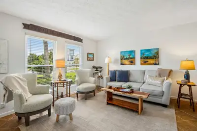 Image de Restful and fabulous 2br condo in Fernandina Beach 2 min walk to beach, sleeps 5
