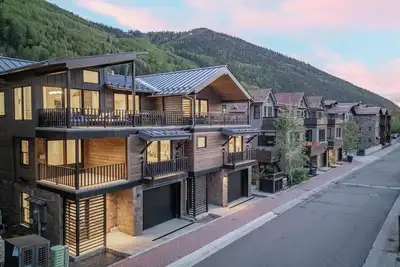 Image de Mears Station B-Luxury, Views, Prime Location