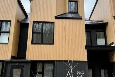 Image de Modern ski-in / ski-out 3 bedroom condo in Bromont